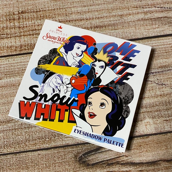Disney | Makeup | Disney Snow White Nwt Eyeshadow Palette | Poshmark